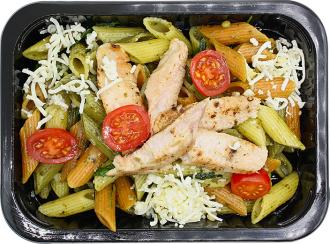 Пенне с индейкой и шпинатным соусом