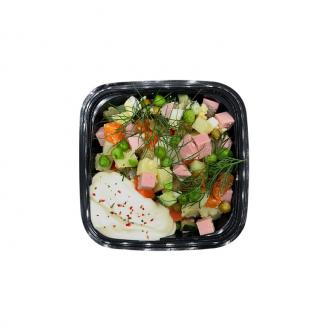 Салат "Оливье" с колбасой Салат "Оливье" с колбасой