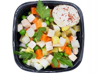 Салат "Оливье" с запечённой индейкой